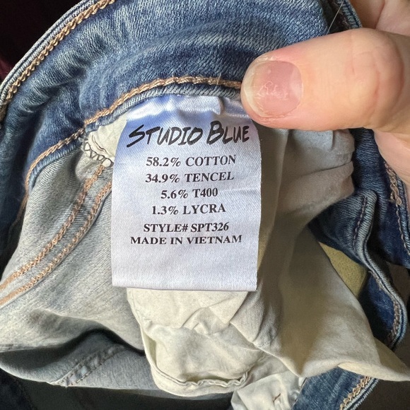 Studio Blue Distressed Ankle Jean - Picture 4 of 5